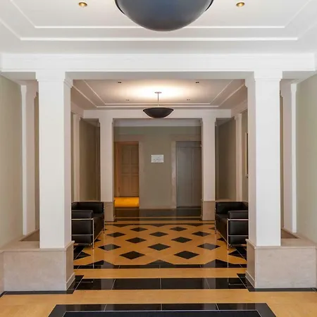 Lands End First Sellin 33 Apartment *