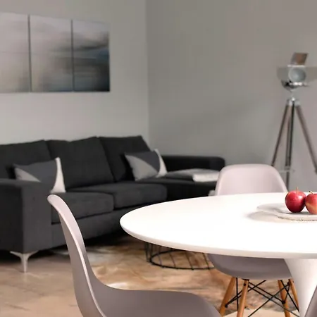 Apartment Lands End First Sellin 33 *
